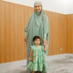 Irish Bella Instagram - Masya Allah Tabarakallah ✨ Makasih guru kita, sahabat kita, Kakaknda @_ummi_pipik_ atas sharing ilmu nya. Thank you kakak2ku semua, akhirnya yg iseng2 bikin group terealisasikan juga jadi sebuah kajian 😅 Semoga segala niat baik Allah ridhoi ☺️🫶🏼
