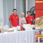 Irish Bella Instagram - Alhamdulillah, sederhana dan bermakna dalam acara syukuran satu tahun Amala. Semoga Amala menjadi anak perempuan yang soleha dan berbakti ke orang tua. Terima kasih untuk keluarga, teman-teman yang sudah datang dengan doa-doa dan harapan baik untuk Amala. Terima kasih juga untuk semua vendor yang sudah memberikan dukungan 🤍 Thanks too : Dekorasi : @thedesserttable.id Hampers : @mydreamgoodies Mochi : @pipikupenuh Ice cream : @paletaswey Bakso : @baksokokogepeng Tumpeng : @tumpengmini Teppanyaki : @Teppanlah Puding : @bukopandanbuna Cake : @lafarinepatisserie Snack Hampers : @mammadis_kitchen Dessert : @halla_kitchen