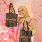 Irish Bella Instagram - Alhamdulillah, sederhana dan bermakna dalam acara syukuran satu tahun Amala. Semoga Amala menjadi anak perempuan yang soleha dan berbakti ke orang tua. Terima kasih untuk keluarga, teman-teman yang sudah datang dengan doa-doa dan harapan baik untuk Amala. Terima kasih juga untuk semua vendor yang sudah memberikan dukungan 🤍 Thanks too : Dekorasi : @thedesserttable.id Hampers : @mydreamgoodies Mochi : @pipikupenuh Ice cream : @paletaswey Bakso : @baksokokogepeng Tumpeng : @tumpengmini Teppanyaki : @Teppanlah Puding : @bukopandanbuna Cake : @lafarinepatisserie Snack Hampers : @mammadis_kitchen Dessert : @halla_kitchen