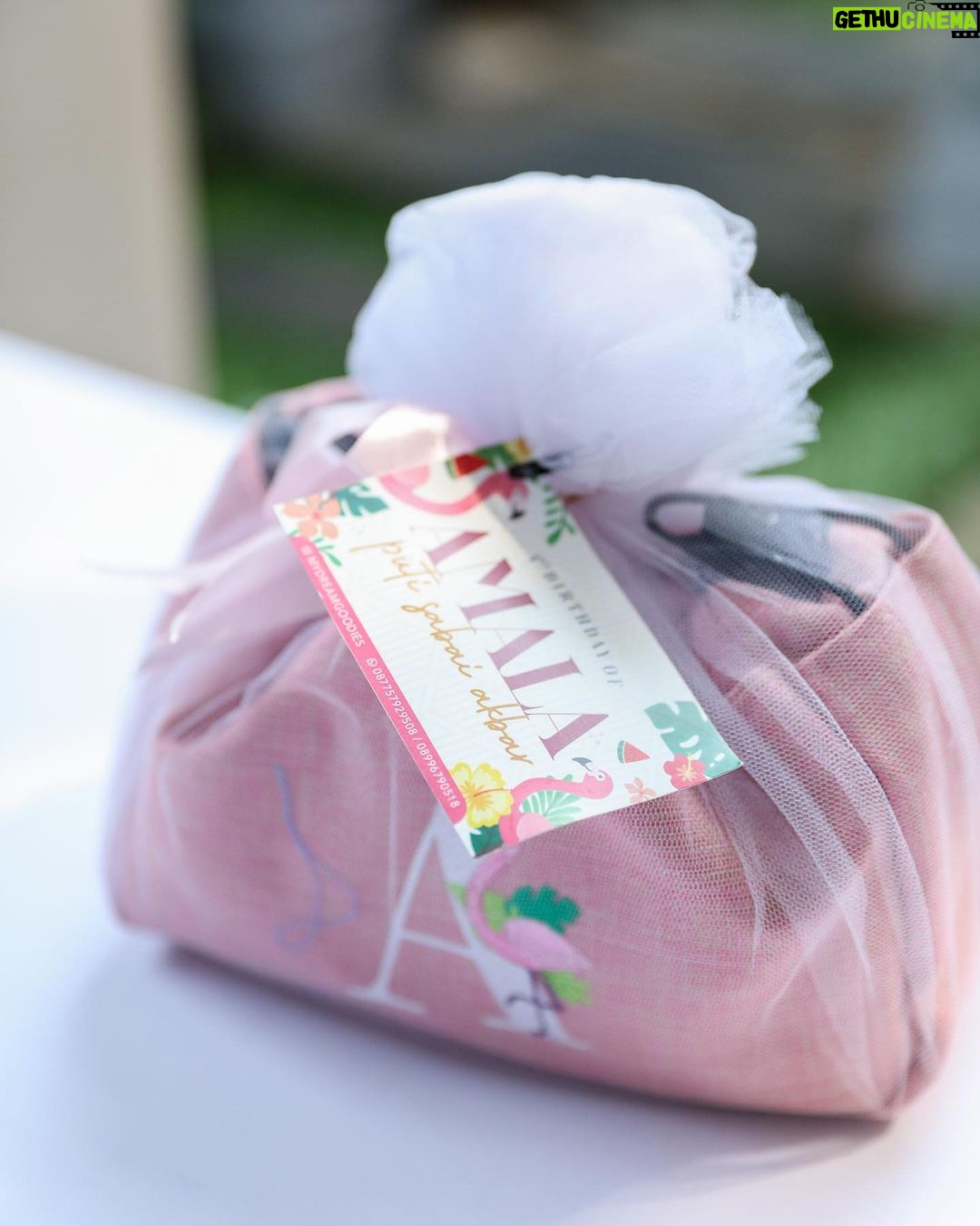 Irish Bella Instagram - Gak pernah pusing untuk urusan hampers, karena selalu percaya sama @mydreamgoodies . Selalu bisa diandalkan memberikan hampers yang terbaik untuk acaraku! Love bgt! ππ«ΆπΌ