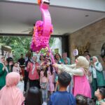 Irish Bella Instagram - Alhamdulillah, acara syukuran untuk Amala berjalan lancar .. 🥰 Walau sederhana tapi begitu khidmat karena bersama orang2 tersayang.. Terima kasih Allah diberikan Rizki yang berlimpah, Rizki sehat, kebahagiaan & dikelilingin orang2 baik. Masya Allah, sungguh kalau kita coba menghitung berapa banyak nikmat yg Allah sudah berikan, itu gak terbilang dengan angka ya? 😅 Thank jg untuk @thedesserttable.id yang sudah selalu mendekor dengan cantik 🥰❤️