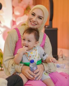 Irish Bella Instagram - Alhamdulillah, acara syukuran untuk Amala berjalan lancar .. 🥰 Walau sederhana tapi begitu khidmat karena bersama orang2 tersayang.. Terima kasih Allah diberikan Rizki yang berlimpah, Rizki sehat, kebahagiaan & dikelilingin orang2 baik. Masya Allah, sungguh kalau kita coba menghitung berapa banyak nikmat yg Allah sudah berikan, itu gak terbilang dengan angka ya? 😅 Thank jg untuk @thedesserttable.id yang sudah selalu mendekor dengan cantik 🥰❤️