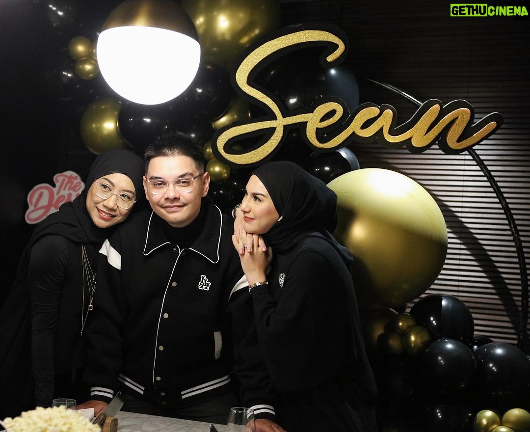 Irish Bella Instagram - Masih edisi ultahnya @seanivan08 β¨ Thank you @thedesserttable.id yang udah mau di repotin minta buatin dekor last minute π
π
Alhamdulilah Seneng bgt sama hasilnya! Gak pernah gagal, Membuat acaranya makin komplit.. Love bgt β¦ π«ΆπΌβΊοΈ
