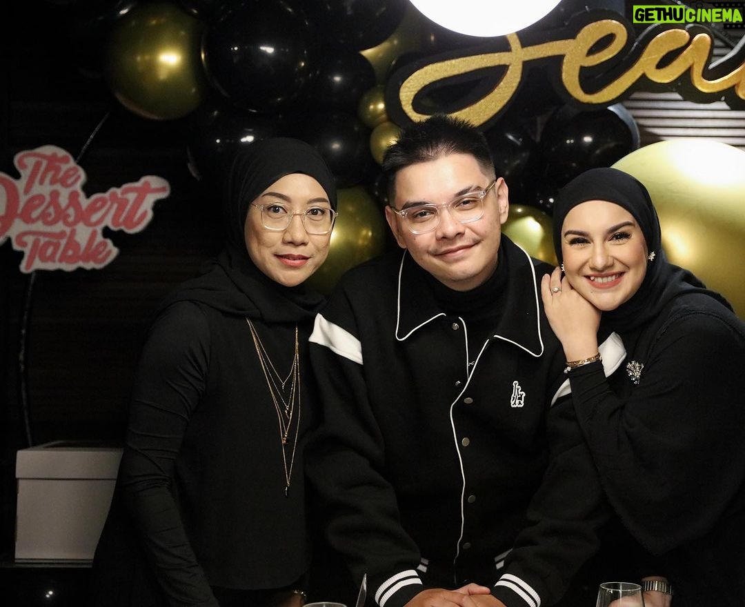 Irish Bella Instagram - Masih edisi ultahnya @seanivan08 β¨ Thank you @thedesserttable.id yang udah mau di repotin minta buatin dekor last minute π
π
Alhamdulilah Seneng bgt sama hasilnya! Gak pernah gagal, Membuat acaranya makin komplit.. Love bgt β¦ π«ΆπΌβΊοΈ
