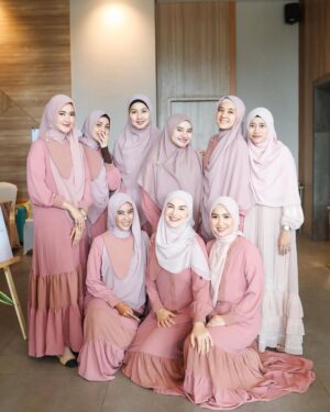 Irish Bella Instagram - Masya Allah Tabarakallah ✨

Sungguh 2 hari yang sangat berkesan, penuh dengan canda tawa dan air mata. Jazakillah khairan bunda @aniqqalfaqiroh atas ilmunya. Dan teruntuk team panitia sayang2 akuhh, semoga kita solid terus & bisa selalu menebar kebaikan, 🫡 jg untuk ibu komandan @dhiniaminarti 🥰🤗

Thank you untuk @shuttshoot_photobooth yang sudah support photoboothnya ❤️