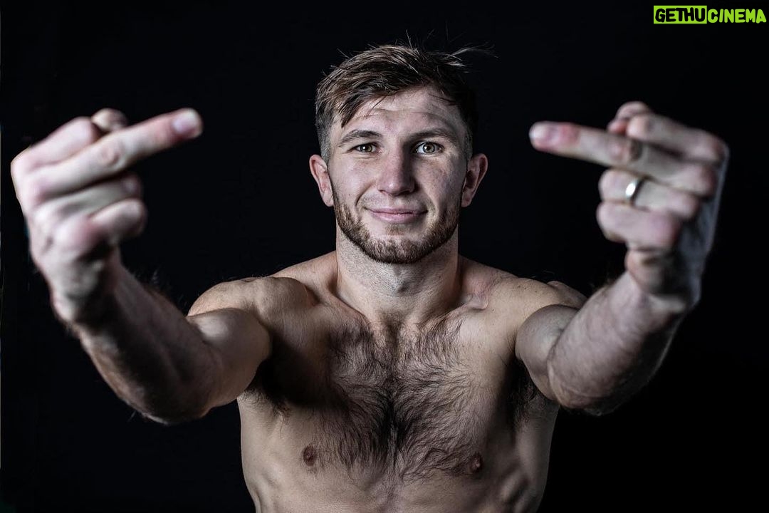 Isaac Lowe - 411 Likes - Good morning to u all going to last week of camp like. 👍🏻👊. 🏕️ 👍🏻👊🇬🇧🏴👌 see use all next week cart wait to get back in the ring #boxing #backtowork
@wassermanboxing
