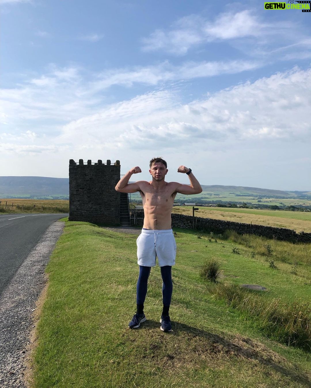 Isaac Lowe - 329 Likes - Last hill run of camp 🏕️ feeling great soon to be back on top #teamlowe #roadbacktothetop @stonehands11
@wassermanboxing
@sauerlandbros