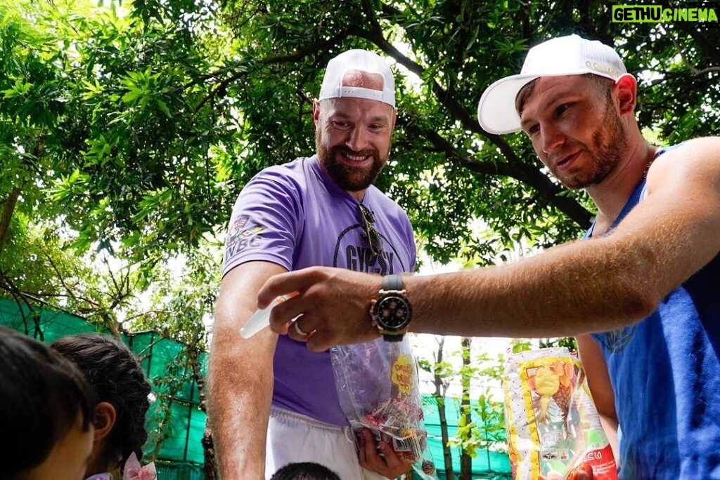 Isaac Lowe Instagram - Today really did take to me. We went to Bangkok orphanage to see the little kids. It really did open my eyes up and we don’t know how lucky we are to see these little kids faces to give them some drinks and sweets, 💙🌎 little things in life matter 🙏🏻🙏🏻🙏🏻