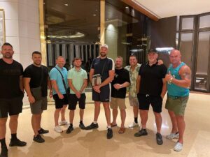 Isaac Lowe Instagram - The team out In #thailand  @tysonfury @goldstar.promotions @spencerbrownmrgoldstar  @gypsyjohnfury  @jamesward_80  @brendan_lyonsden_  #traning  #talking
