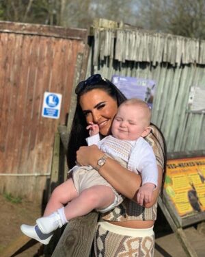 Isaac Lowe Instagram - Like to wish best wife and mam in the world 🌎 u do everything for me and my boy ❤️ we love u very much hope us good day 🌎❤️ 
From me and isaacjames love u 🥰 millions @margaret.thompson.x