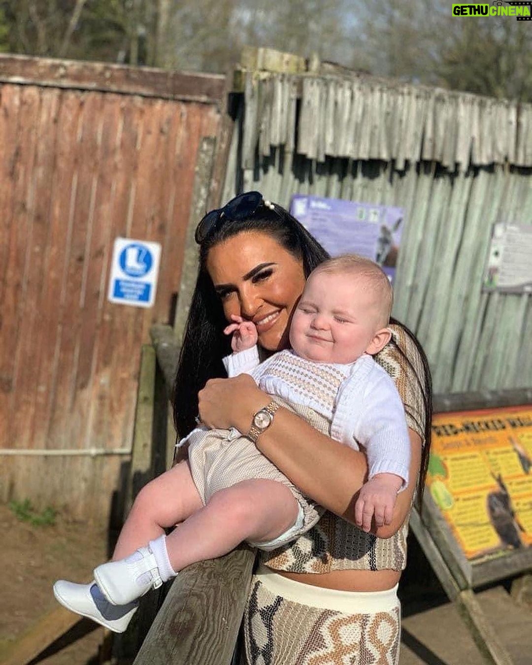 Isaac Lowe - 371 Likes - Like to wish best wife and mam in the world 🌎 u do everything for me and my boy ❤️ we love u very much hope us good day 🌎❤️
From me and isaacjames love u 🥰 millions @margaret.thompson.x