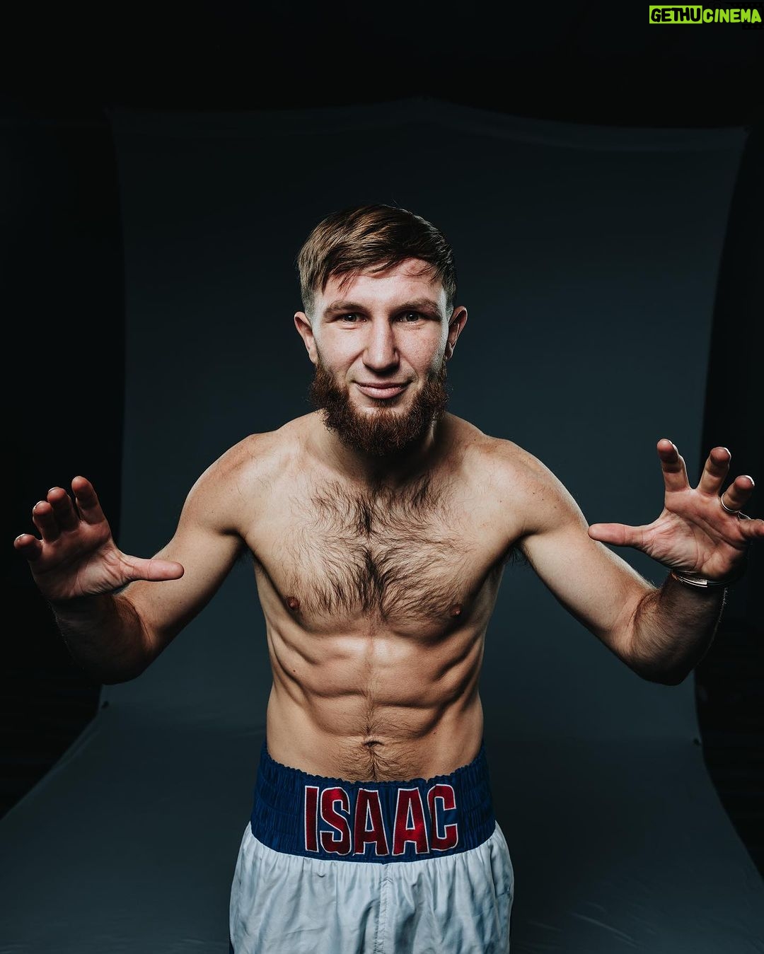 Isaac Lowe - 254 Likes - It’s weight in day 👍🏻
Looking forward to getting in the ring tomorrow
massive thank you for everyone has bought tickets and for the support 👍🙏🏻
@wassermanboxing
@sauerlandbros
#teamlowe end 2023 on a high 📈
Going in to 2024 for sum big fights
@davidcavan 📸📸