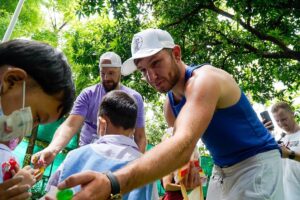 Isaac Lowe Instagram - Today really did take to me. We went to Bangkok orphanage to see the little kids. It really did open my eyes up and we don’t know how lucky we are to see these little kids faces to give them some drinks and sweets, 💙🌎 little things in life matter 🙏🏻🙏🏻🙏🏻