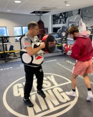 Isaac Lowe Instagram - #7days to go #camp is done ✅ 

Time to go to work 🥊 

@wassermanboxing 
@sauerlandbros