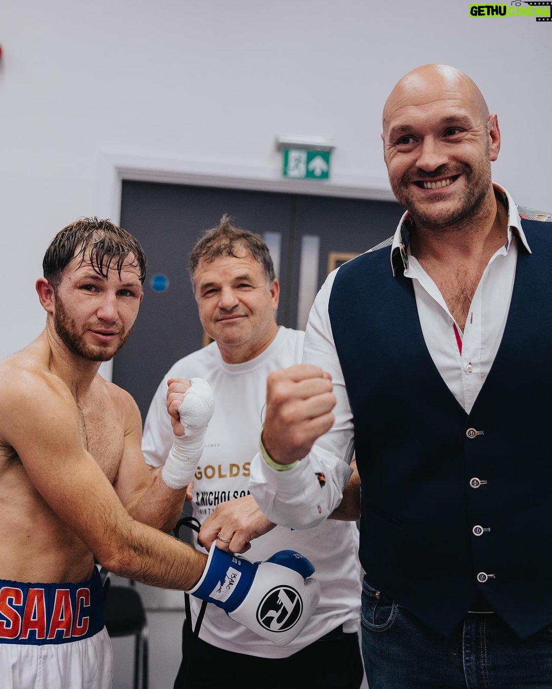Isaac Lowe - 358 Likes - Happy birthday 🎈 to good friend and trainer who’s always bin ther for me I had my first amateur fight with him age 10 and still with him 20years later 👋 💙 we keep it going have a good one @stonehands11
#family #friends #boxing we had sun laugh 😂