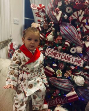 Isaac Lowe Instagram - From the lowe family we would like to wish each and everyone of my family friends and supporters are very happy Christmas and have a good one make many memories we will see you in 2024 #marrychristmas🎄 @margaret.thompson.x