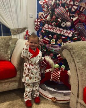 Isaac Lowe Instagram - From the lowe family we would like to wish each and everyone of my family friends and supporters are very happy Christmas and have a good one make many memories we will see you in 2024 #marrychristmas🎄 @margaret.thompson.x