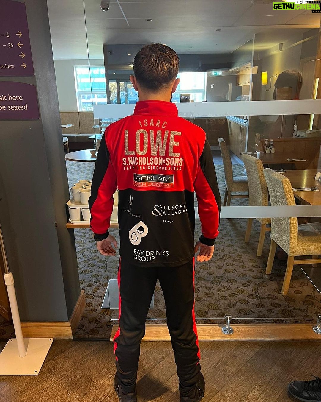 Isaac Lowe - 386 Likes - Weight in done ✅
1 day to go
Big shout out to
@mjcatterall
@goldstar.promotions
@baydrinksgroup
@acklamcarcentre
@allsoppandallsopp
S. NICHOLSON&SONS
@havenfort_homes.
@stonehands11
Big shout to @boxfituk always looks after me