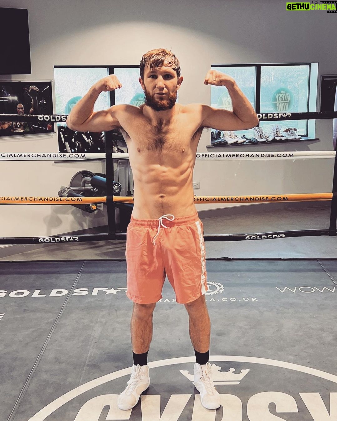 Isaac Lowe - 470 Likes - #7days to go #camp is done ✅
Time to go to work 🥊
@wassermanboxing
@sauerlandbros