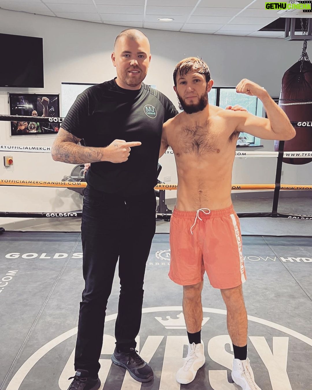 Isaac Lowe - 470 Likes - #7days to go #camp is done ✅
Time to go to work 🥊
@wassermanboxing
@sauerlandbros