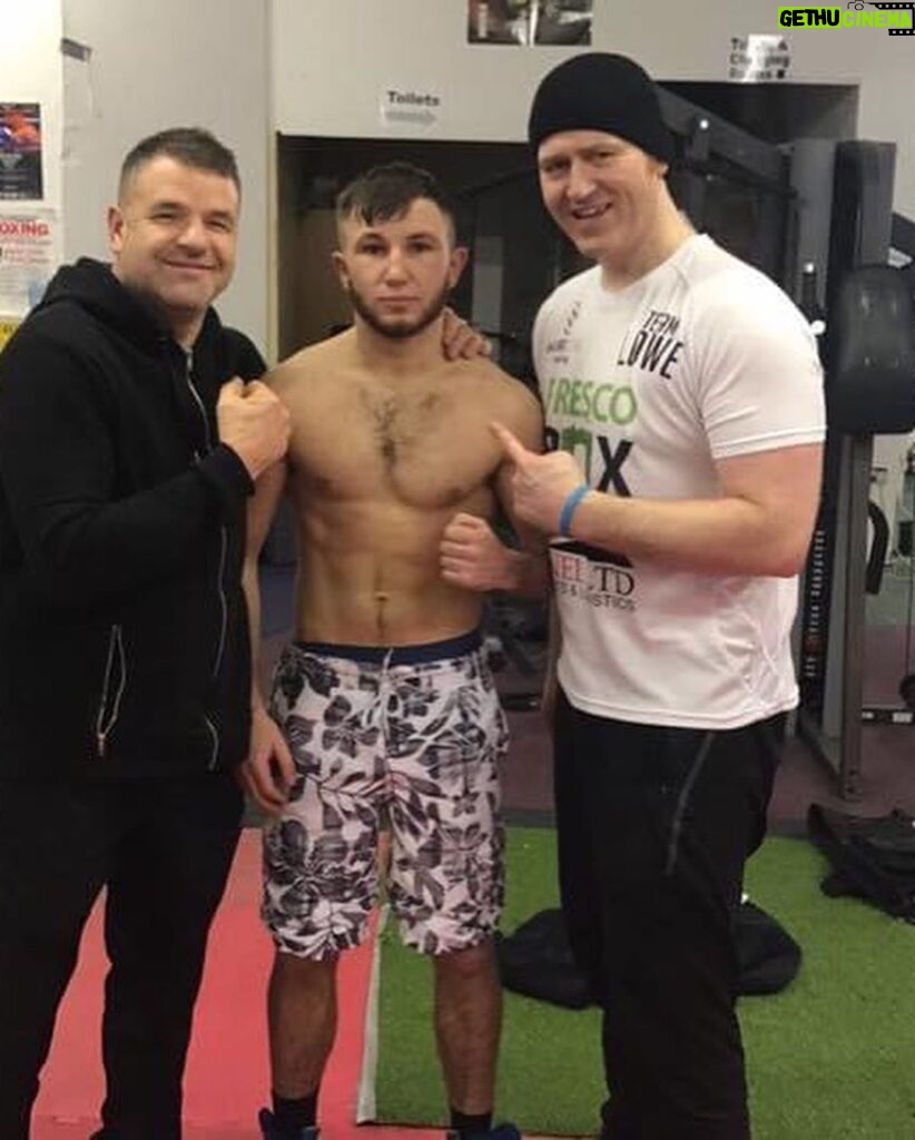 Isaac Lowe Instagram - Happy birthday 🎈 to good friend and trainer who’s always bin ther for me I had my first amateur fight with him age 10 and still with him 20years later 👋 💙 we keep it going have a good one @stonehands11 #family #friends #boxing we had sun laugh 😂