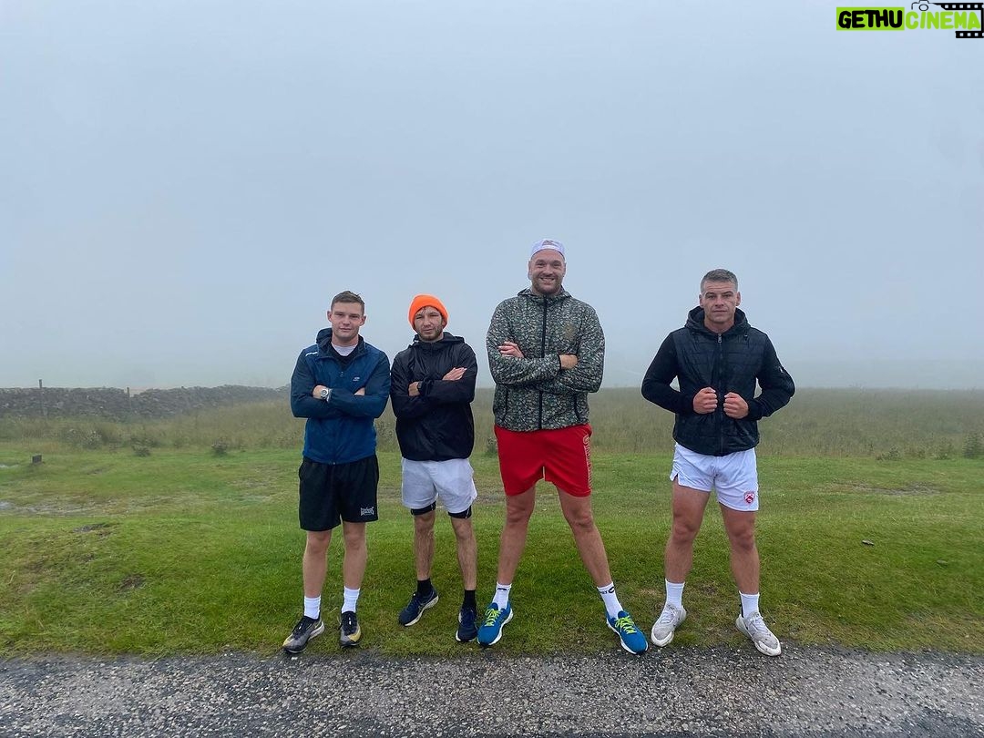 Isaac Lowe - 764 Likes - Straight back to work ⭐️
Hills done ✅ with the lads 👊🔥
@j_frankham
@tysonfury
@bob_howard_
Who’s NEXT ?
@sauerlandbros
@wassermanboxing