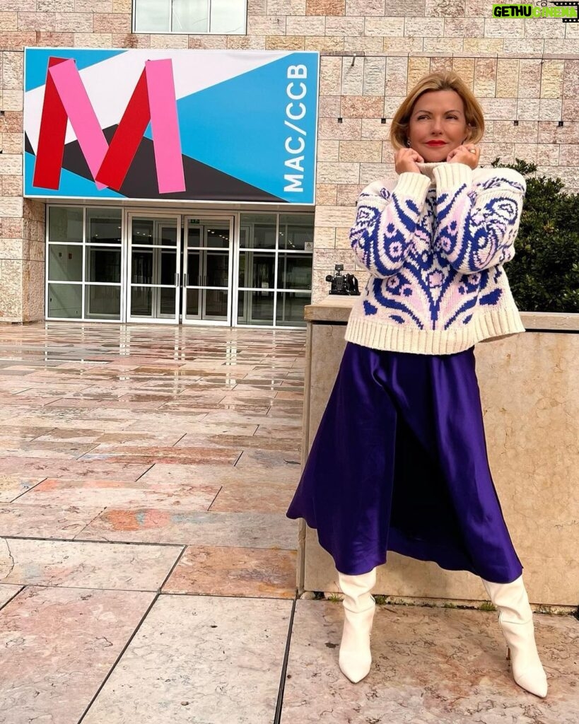 Isabel Angelino Instagram - Roxa de frio 💜😂 MAC / CCB Museu de Arte Contemporânea