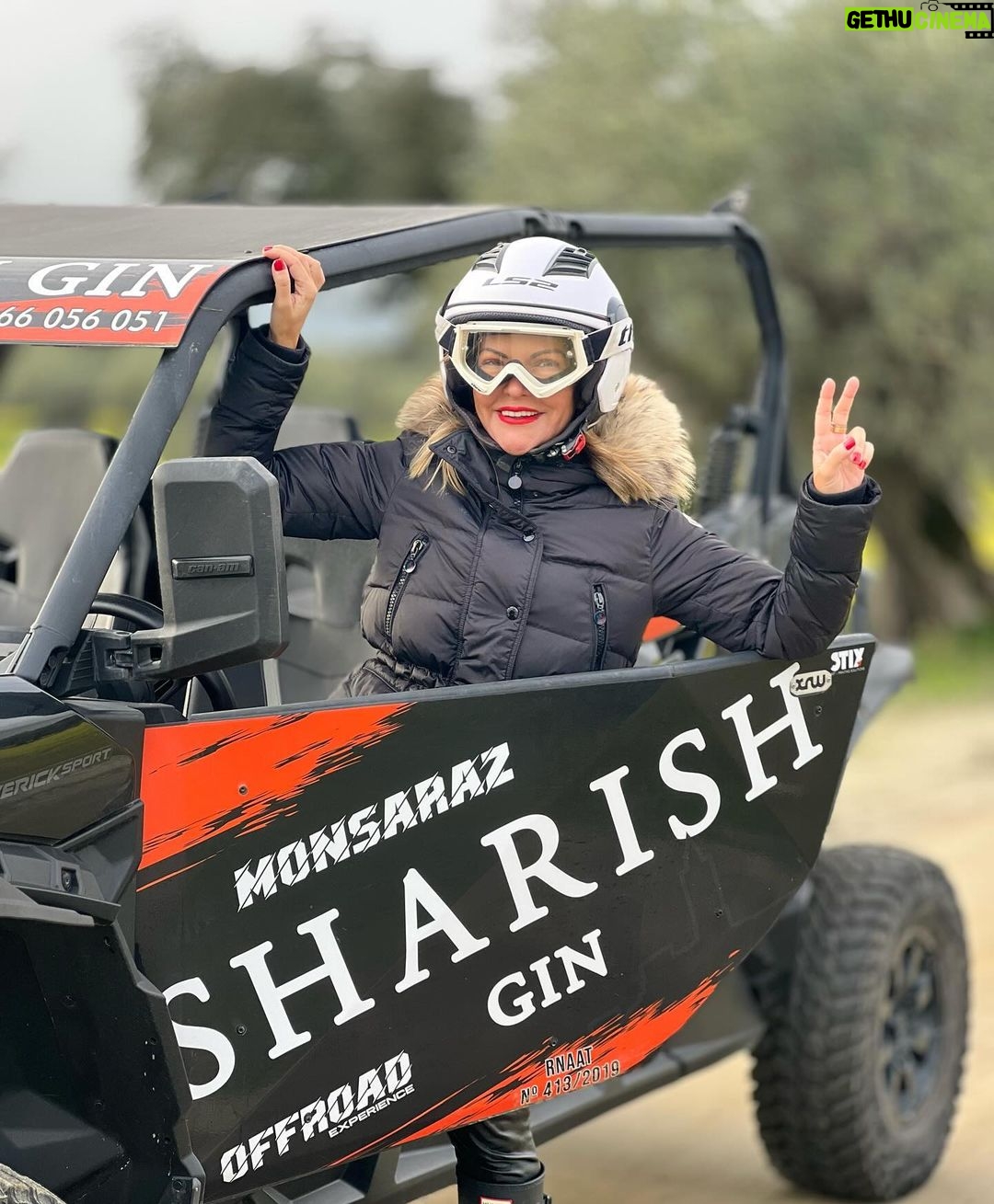 Isabel Angelino Instagram - Mais um dia de aventura com a @sharishgin.offroad obrigada @joanacuco e Lua 🐶🥰 Reguengos de Monsaraz
