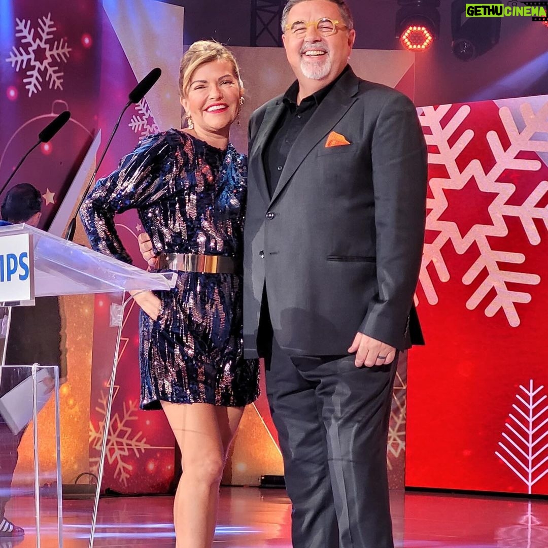 Isabel Angelino - 1.1K Likes - Natal dos Hospitais 💙 65 anos a espalhar a magia do Natal por todos . 🙏 A tradição voltou a cumprir-se !🎄 @rtppt é
.
. Playsuit @turkanaturkana
. brincos @swarovski_amoreiras_shopping