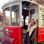 Isabel Angelino Instagram - Mais um dia, mais uma viagem ! Hoje no São Luís , o primeiro elétrico da Carris , datado de 1901❤️ MUSEU DA CARRIS