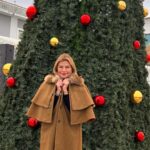 Isabel Angelino Instagram - Já cheira a Natal na minha cidade Reguengos de Monsaraz 🎄💚 capote @lojadoarmando_
