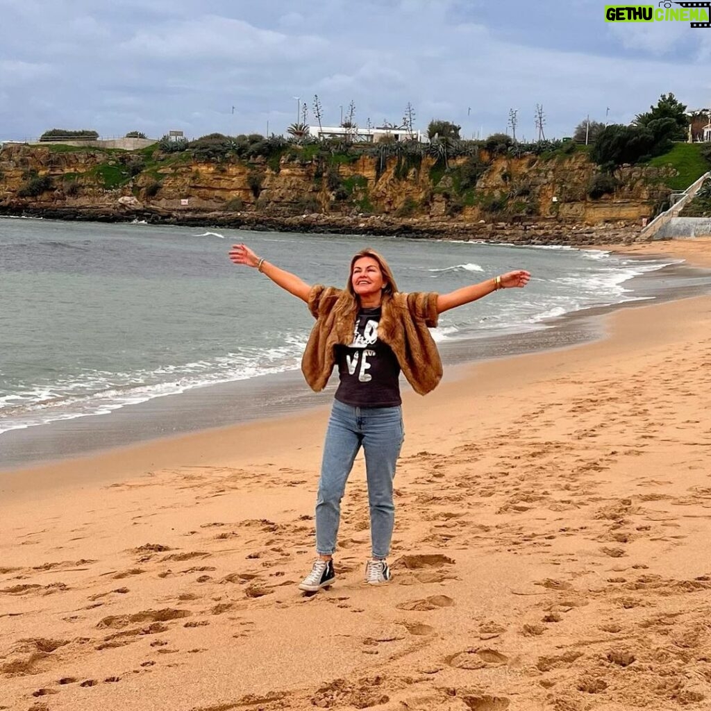 Isabel Angelino Instagram - Good Vibes . Feliz domingo ! 💚 São João Do Estoril, Lisboa, Portugal