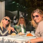 Isabel Angelino Instagram - Primeiro almoço de Natal … 🎄 Amigas forever ❤️❤️
