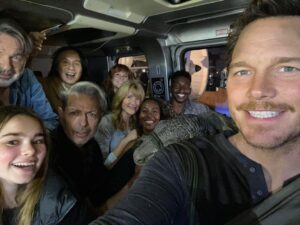 Isabella Sermon Instagram - DOMINION IS IN CINEMAS NOW! @jurassicworld #jurassicworlddominion 

Taken right before we wrapped the film. Go and see it - I hope you enjoy 🦖 🦖🦖