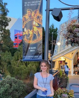 Isabella Sermon Instagram - Thanks so much @universalpictures and @unistudios for a brilliant visit to the studios 💗

Also thanks to our amazing guide Zan 👍