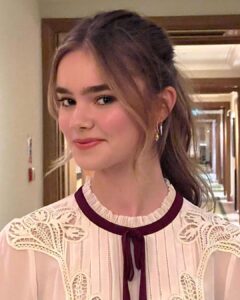 Isabella Sermon Instagram - #jurassicworlddominion London Press Days With many thanks to @hollyevawhite - styling @carlosferraz_ - hair @charlotteyeomansmakeup - makeup