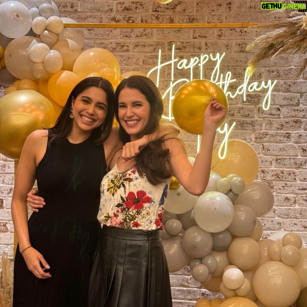 Isabelle Kaif Instagram - here’s to another trip around the sun 🥳 thanks for the love 💛 Mumbai - मुंबई