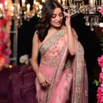 Ishaa Saha Instagram - বিয়েবাড়ি scenes....!! . . . 📸 @twc2014india @bipradip_chakraborty @siladitya_dutta 💅🏻 @kunal_makeup_artist @style_by_madhab @rangoliindia loved your gift!! ❤️
