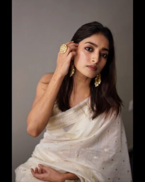 Ishaa Saha Instagram - বিজয়ার পরে .........