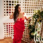 Ishita Dutta Instagram - Christmas vibes ❤️ Styling & Concept: @styleitupbyaashna Shot by: @mirajverma_photography Outfit: @creativefashion_by_himani Jewellery: @nishka.closet_ Hair & Makeup by: @makeoverbysejalthakkar @celebsmakeupbysejal Location: @blabberallday #christmas #red #ishitadutta #styleitupbyaashna #santa