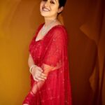 Ishita Dutta Instagram - Looking at you looking at me ❤️ Stylist @styledbynikinagda Wearing @quenchathirst PR @deenetworkco Jewellery @rubans.in @ashish_ojha_photography