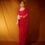 Ishita Dutta Instagram - Looking at you looking at me ❤️ Stylist @styledbynikinagda Wearing @quenchathirst PR @deenetworkco Jewellery @rubans.in @ashish_ojha_photography