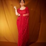 Ishita Dutta Instagram – Looking at you looking at me ❤️

Stylist @styledbynikinagda
Wearing @quenchathirst
PR @deenetworkco
Jewellery @rubans.in
@ashish_ojha_photography
