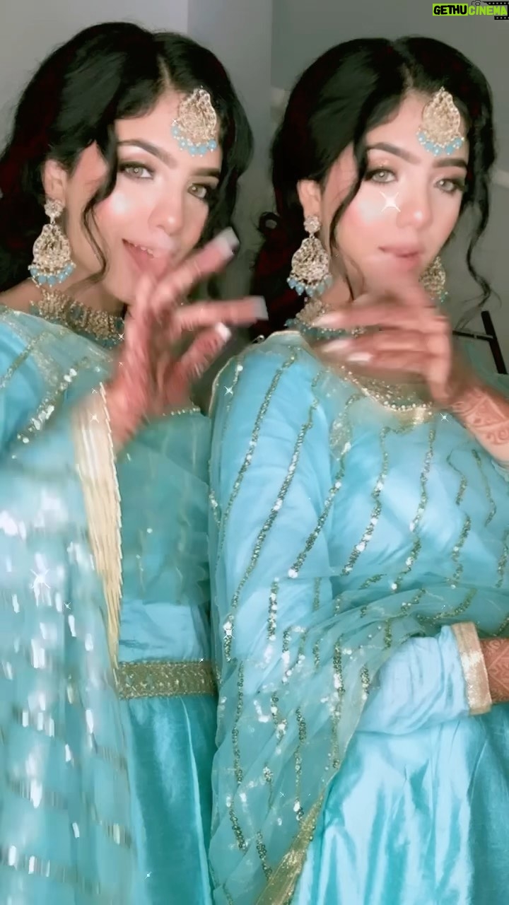Ishveen Gulati Instagram - Miss The Wedding Season💙 #teamvleenam #mirrortwins #twins #twin ✨