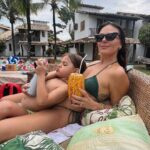 Isis Valverde Instagram – Amor, amor, amor 💕
