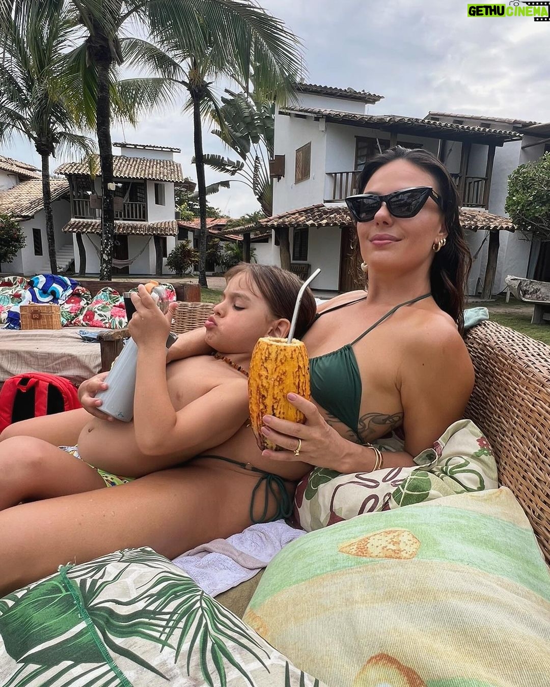 Isis Valverde Instagram - Amor, amor, amor 💕