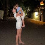 Isis Valverde Instagram – 20-24 Que seja potente, que me ensine e me traga clareza! Obrigada 2023 por me trazer provações inimagináveis e me mostrar a força que existe dentro de mim e como sonhar é libertador!!!
Porque acredite, quem sonha sempre alcança! 
VEM COM TUDO 2024 Tô aqui esperando VOCÊ!!!