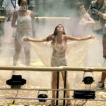 Isis Valverde Instagram – 11 anos de O Canto da Sereia! 🧜‍♀️ 
Uma série tão intensa, tão linda e tão potente que tive a honra de fazer parte, junto de um elenco maravilhoso. 
Viva Sereia, viva toda a equipe que fez acontecer e viva cada um de vocês que assistiu e fez ela ser o sucesso que é até hoje! VIVA! ♥️
