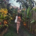 Isis Valverde Instagram – “the only one, bahia” 🌴🐊🐱🍹💛 Bahia