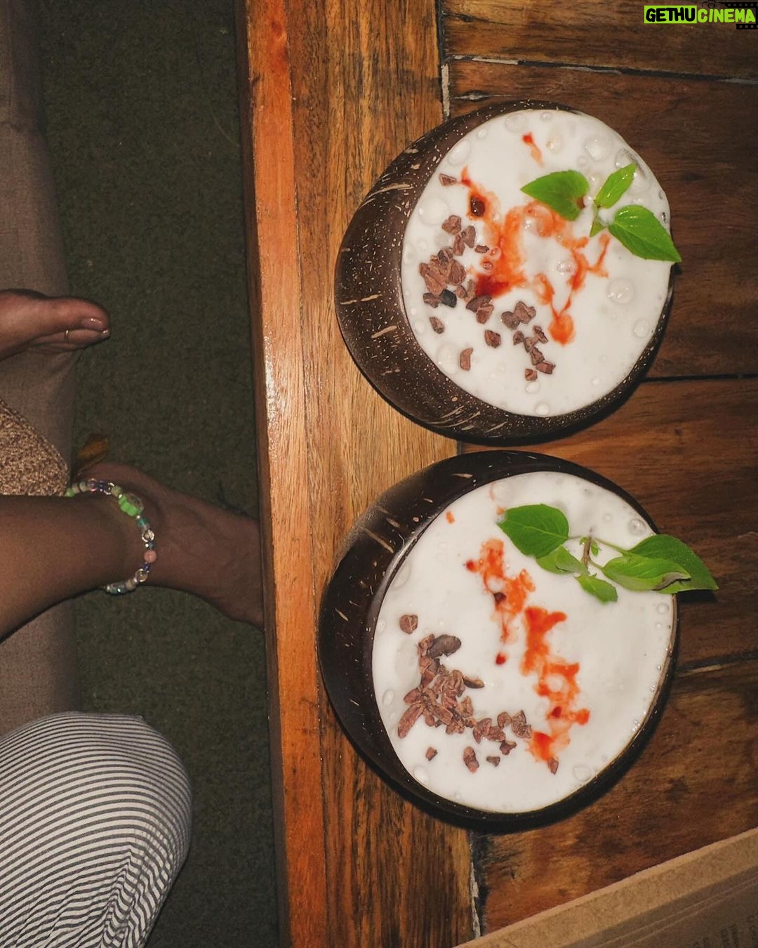 Isis Valverde Instagram - โthe only one, bahiaโ ๐ด๐๐ฑ๐น๐ Bahia